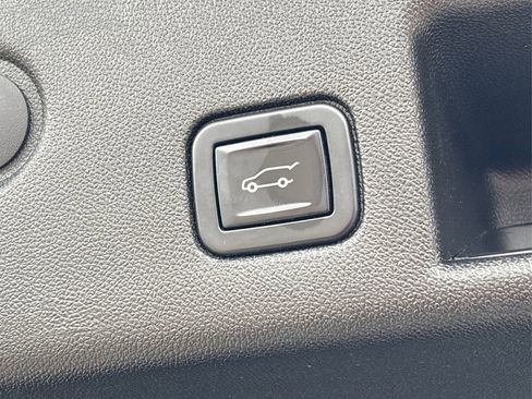 Used 2022 Chevrolet Equinox RS image 14