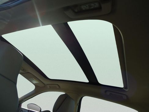 Used 2020 Lincoln Continental Reserve w/ Luxury Package image 35