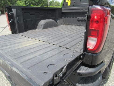 Used 2020 GMC Sierra 1500 Elevation w/ Elevation Value Package AWD/4WD image 9