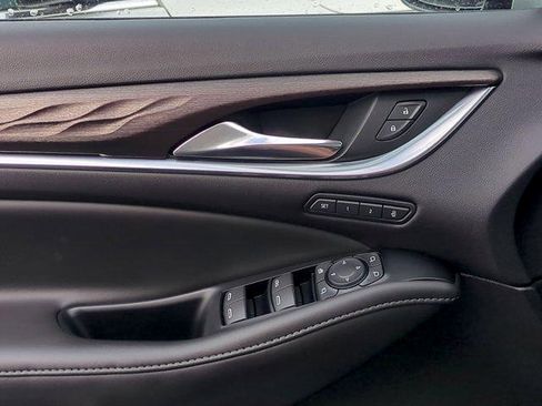 Certified 2023 Buick Enclave Avenir FWD image 24
