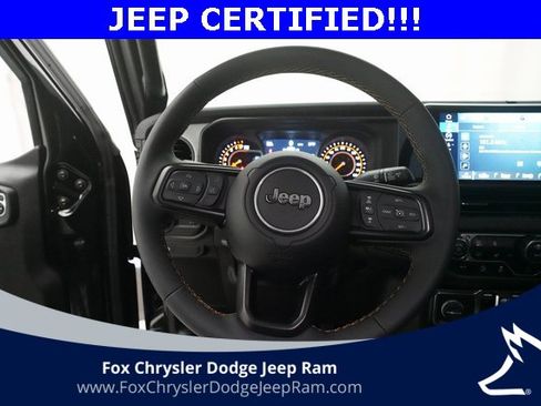 Used 2024 Jeep Gladiator Sport image 4