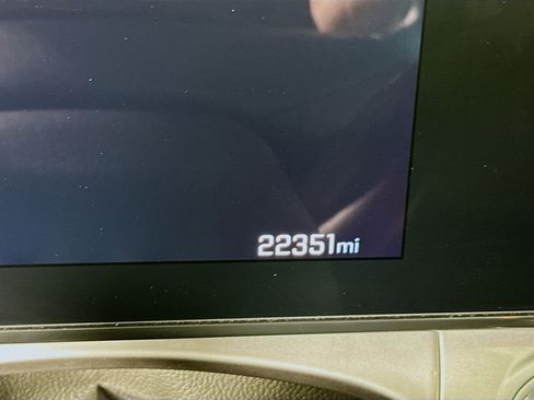 Used 2025 Chevrolet Trax LT image 18