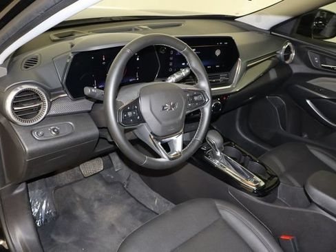 Used 2025 Chevrolet Trax ACTIV w/ Driver Confidence Package FWD image 31