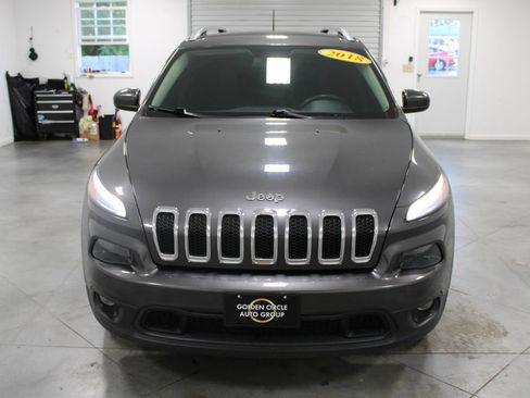 Used 2018 Jeep Cherokee Latitude Plus FWD image 4