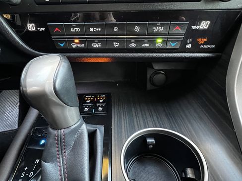 Used 2017 Lexus RX 450h AWD image 27