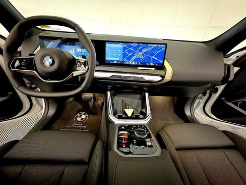 Used 2025 BMW X3 xDrive30i w/ Convenience Package image 16