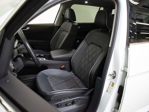 Used 2024 Volkswagen Atlas SEL Premium R-Line AWD/4WD image 21