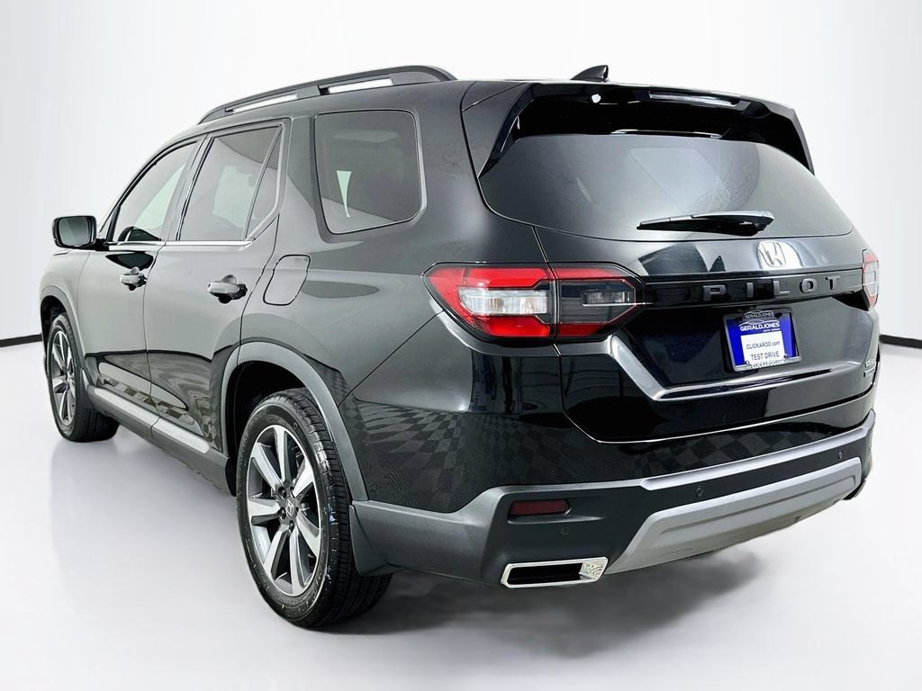 Certified 2025 Honda Pilot Touring image 6