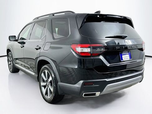Certified 2025 Honda Pilot Touring image 6