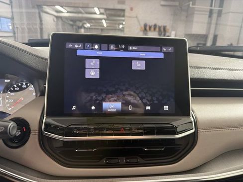 Used 2024 Jeep Compass Limited AWD/4WD image 24