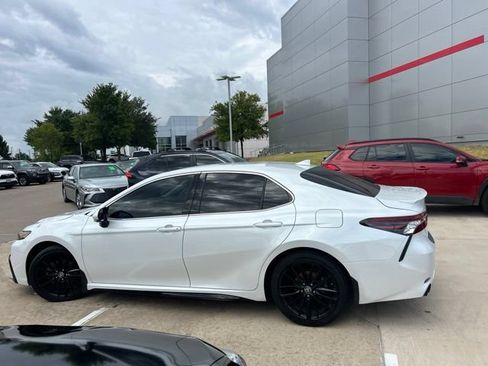 Used 2023 Toyota Camry XSE FWD image 5