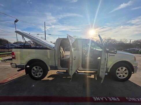 Used 2008 Lincoln Mark LT 2WD image 32
