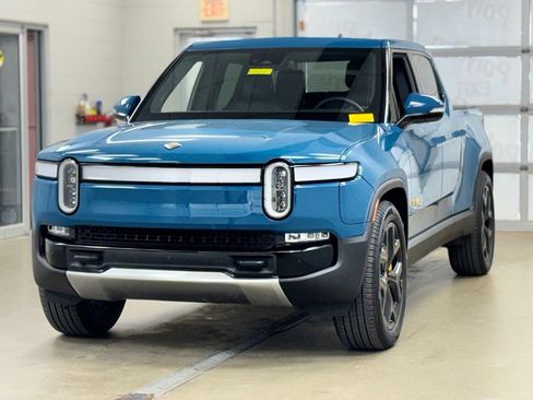 Used 2023 Rivian R1T Adventure AWD/4WD image 3