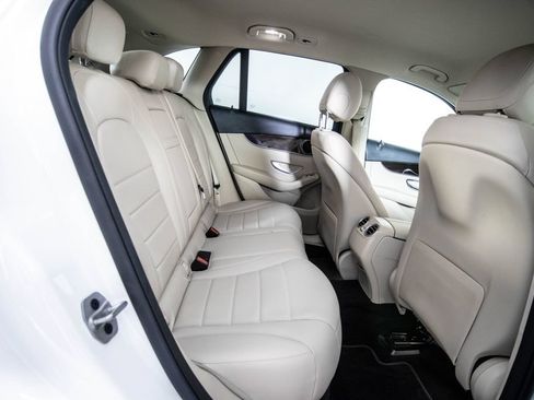 Used 2022 Mercedes-Benz GLC 300 4MATIC image 13