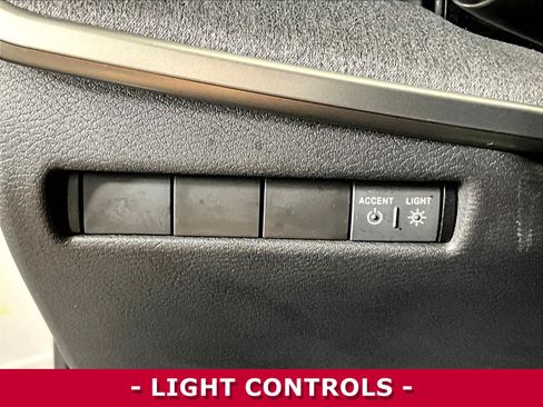 Certified 2025 Nissan Kicks SV w/ SV Premium Package AWD/4WD image 37