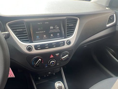 Used 2022 Hyundai Accent SEL image 17