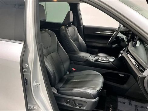 Used 2023 INFINITI QX60 Luxe image 30