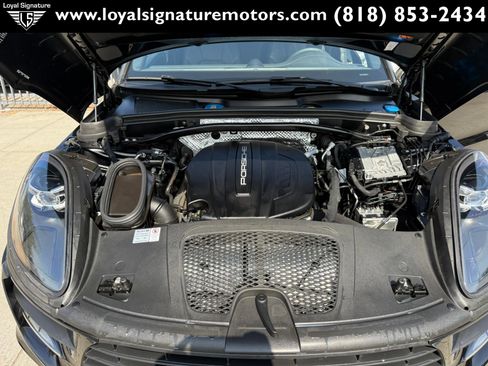 Used 2020 Porsche Macan AWD/4WD image 40