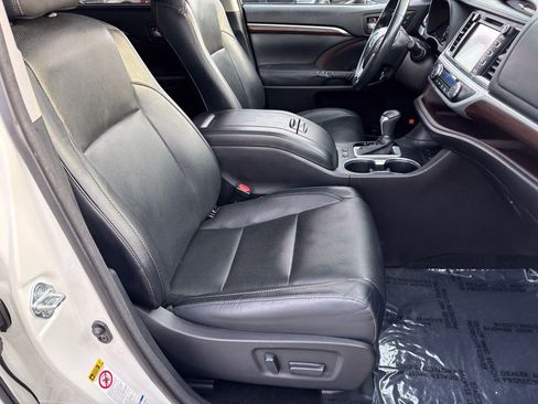 Used 2014 Toyota Highlander Limited image 37