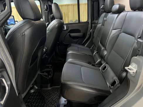 Used 2021 Jeep Gladiator Sport image 34