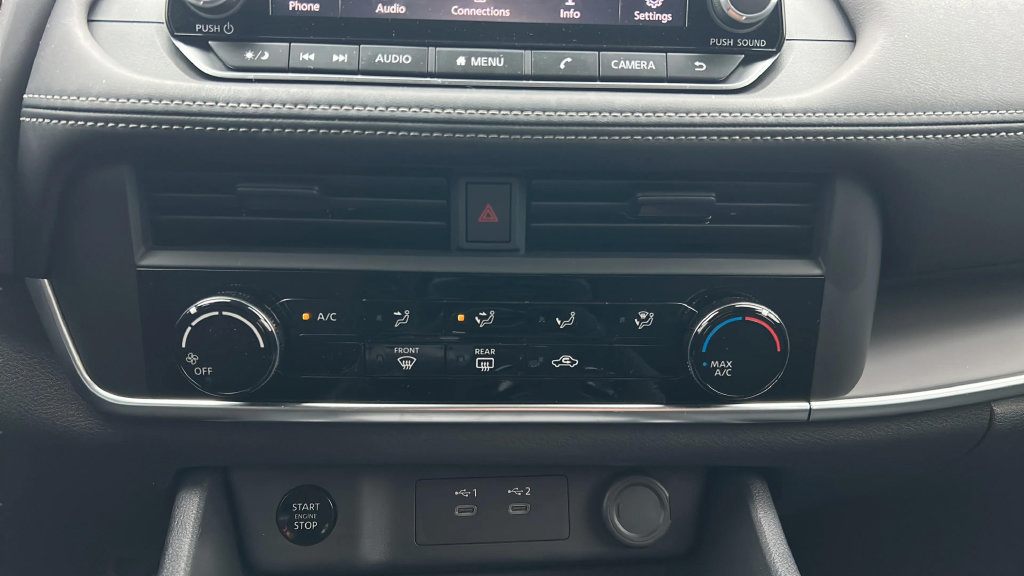 Used 2025 Nissan Rogue S FWD image 11