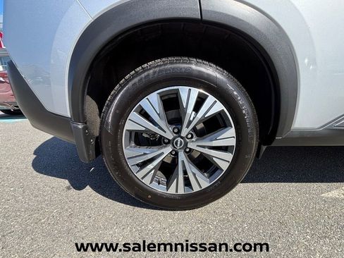 Used 2022 Nissan Rogue SV image 20