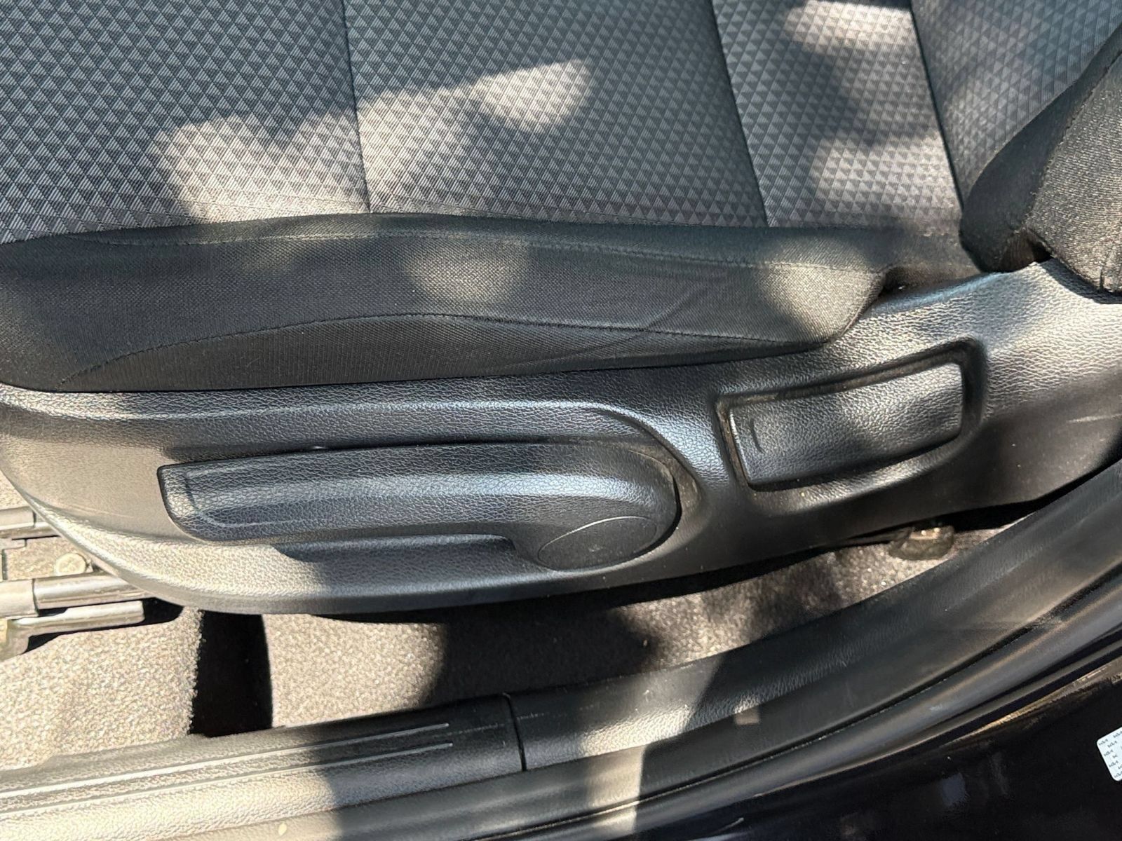 Used 2025 Kia Soul LX w/ LX Technology Package FWD image 18