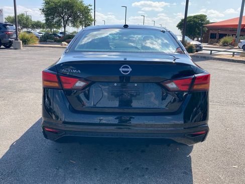 Used 2025 Nissan Altima 2.5 SV image 6