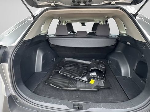 Used 2019 Toyota RAV4 XLE FWD image 16