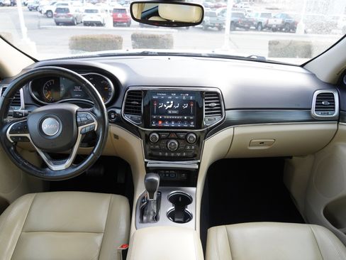 Used 2020 Jeep Grand Cherokee Limited image 25