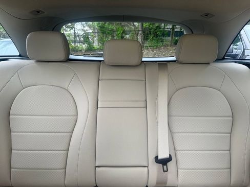 Used 2019 Mercedes-Benz GLC 300 4MATIC image 6