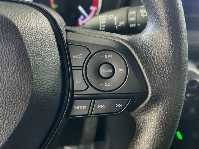 Used 2025 Toyota RAV4 XLE w/ Convenience Package FWD image 18