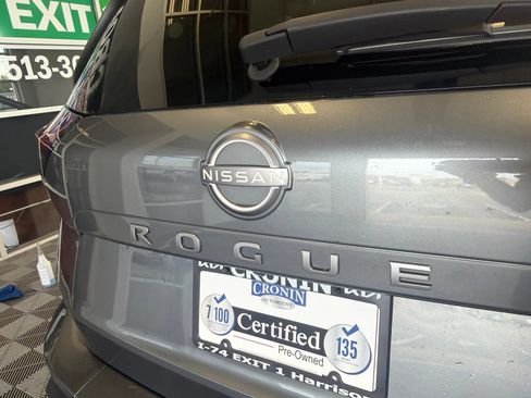 Used 2025 Nissan Rogue SV AWD/4WD image 10