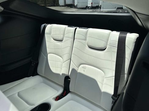 Used 2021 Tesla Model Y Long Range AWD/4WD image 25