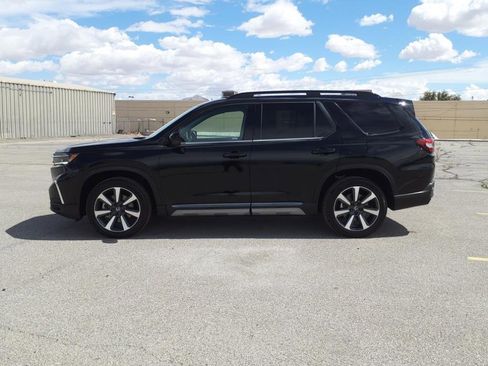 Used 2025 Honda Pilot Elite image 21