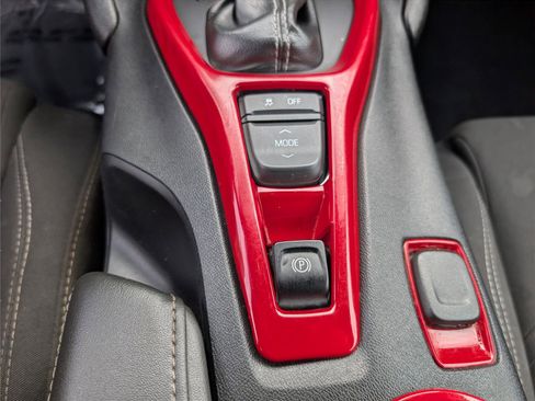 Used 2020 Chevrolet Camaro LT RWD image 19