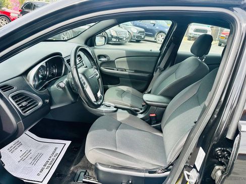 Used 2012 Chrysler 200 Touring image 16