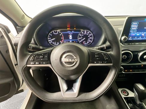 Used 2024 Nissan Sentra SV FWD image 17
