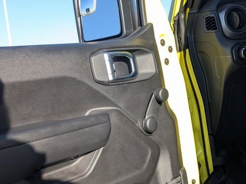 Used 2023 Jeep Wrangler Sport image 24