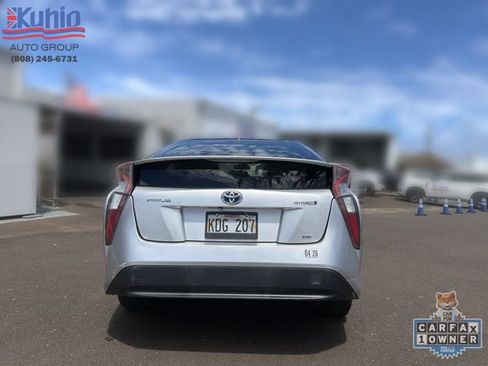 Used 2018 Toyota Prius Two FWD image 23