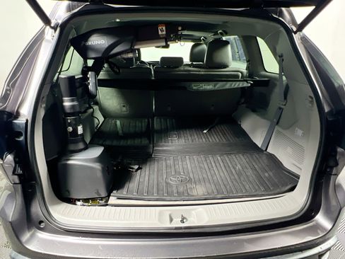 Used 2019 Toyota Highlander XLE image 34