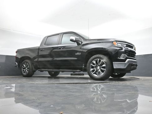 Used 2022 Chevrolet Silverado 1500 LT w/ Safety Package image 40