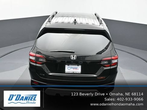 Used 2025 Honda Pilot TrailSport image 17