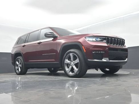 Used 2022 Jeep Grand Cherokee L Limited AWD/4WD image 46