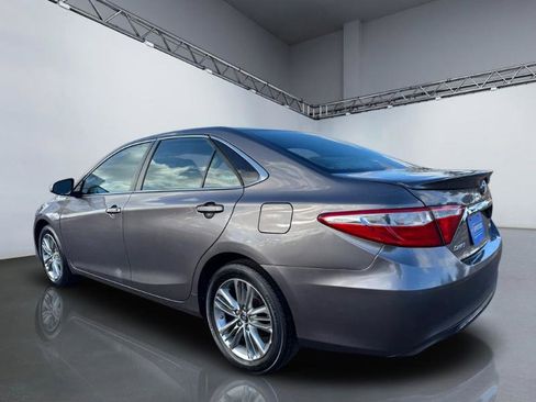 Used 2017 Toyota Camry SE image 5