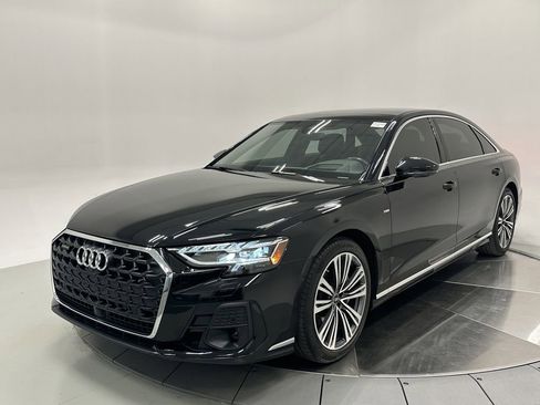 Used 2023 Audi A8 L 3.0T image 3