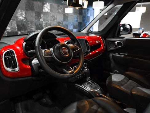 Used 2020 FIAT 500L Pop w/ Chrome Appearance Group FWD image 3