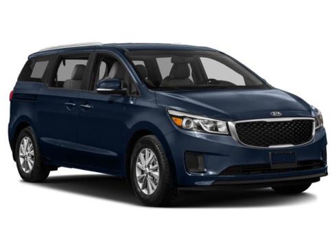 Used 2016 Kia Sedona LX w/ Option Group 020 FWD image 9