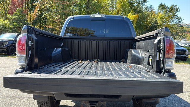 Used 2022 Toyota Tacoma TRD Off-Road AWD/4WD image 28