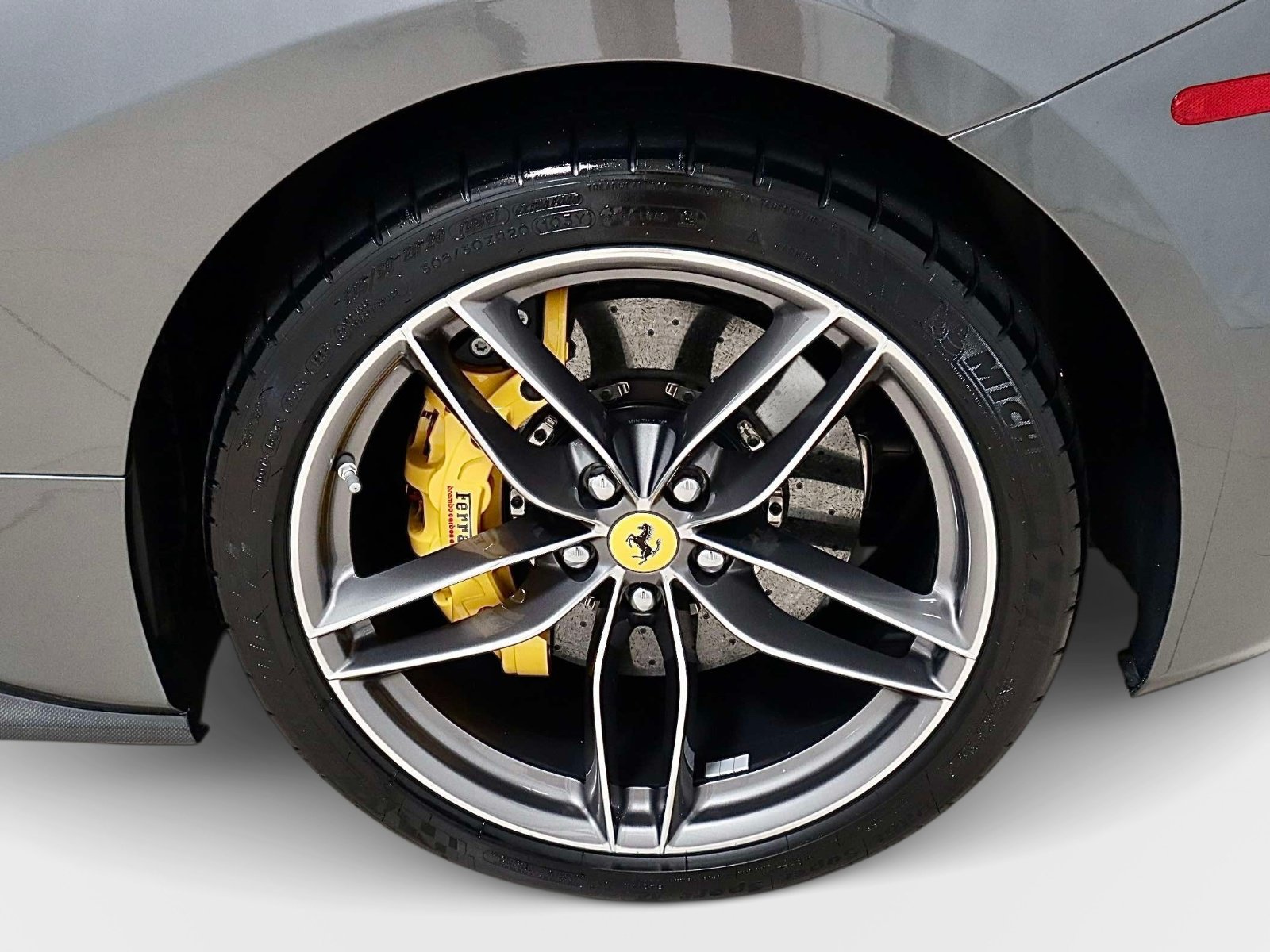 Certified 2018 Ferrari 488 Spider RWD image 9